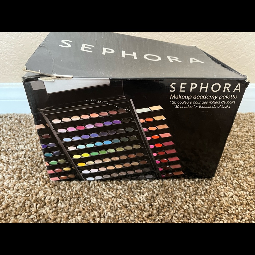 130 Color Eyeshadow Palette